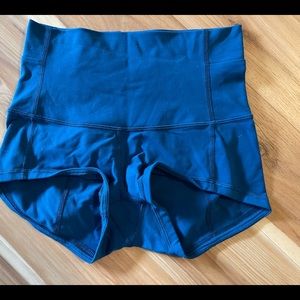 Lululemon short